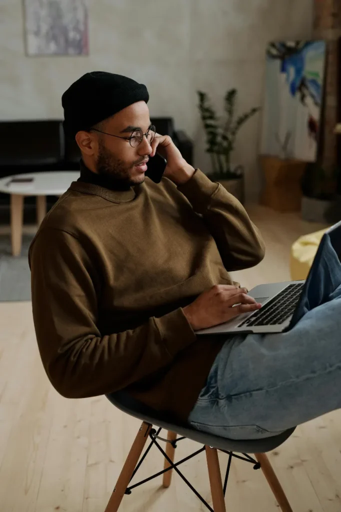SYDNEY AIRPORT INTERNATIONAL STUDENT TRANSFER SYDNEY student booking a airport transfer over the phone for Sydney international airport arrival