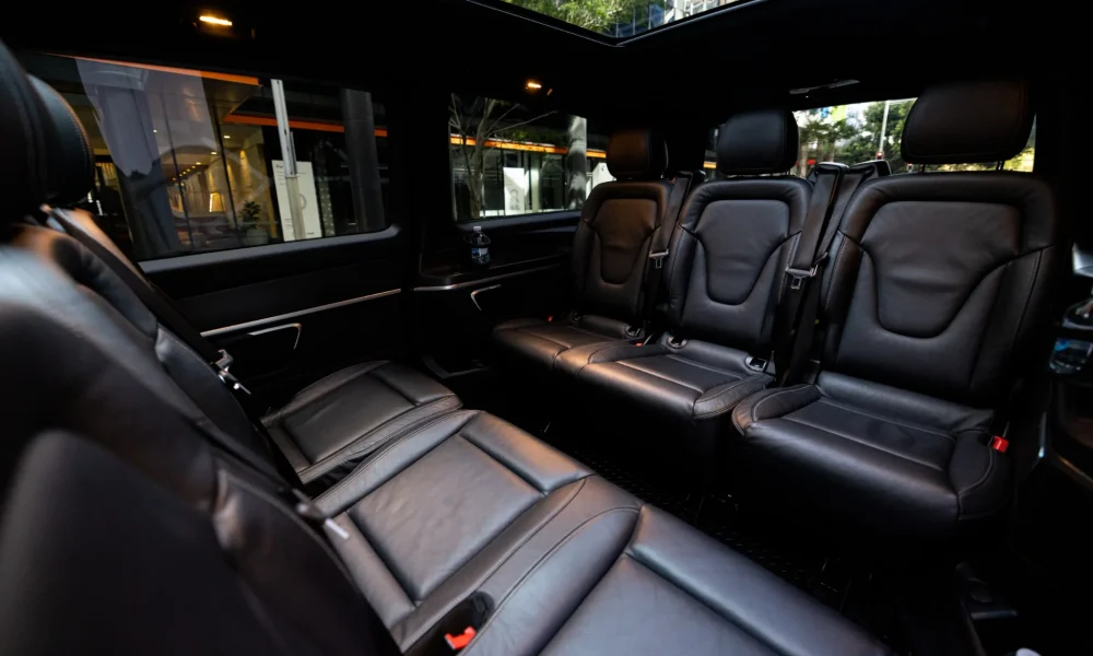 SYDNEY TAXI WITH BABY SEAT HIRE CAR * SEAT 2 BABY SEAT leather seats interior